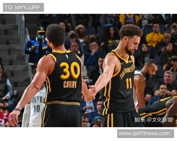 勇士挑战掘金巅峰对决 全力争夺西部榜首激烈碰撞