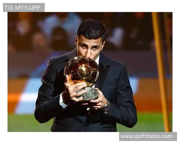 罗德里引领中场新时代曼城战术核心的崛起与足球智慧解析