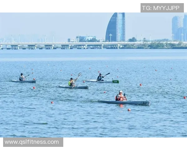 跳水运动的力量与优雅探索水上竞技中的极致平衡与人类潜能